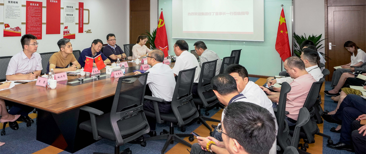 为旅游插上航空“翅膀”，给旅游增添科技“引擎”，用创新创造更大价值