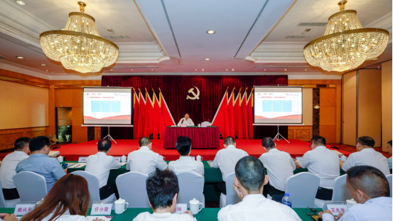 尊龙凯时集团任丁书记带头讲授“不忘初心、牢记使命”主题教育专题党课