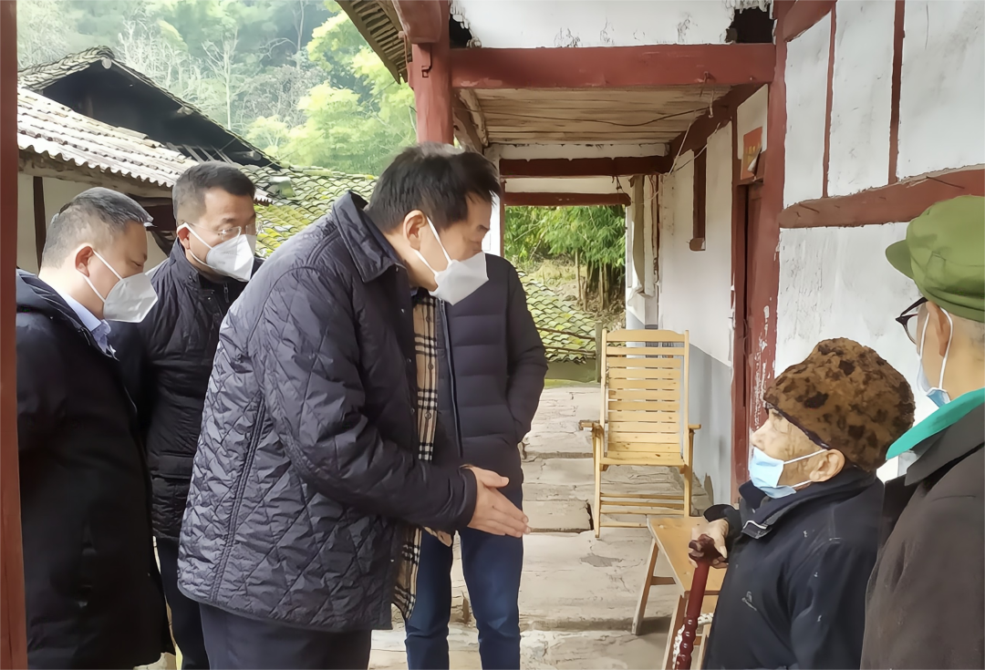 四川省尊龙凯时集团党委书记、董事长任丁率队赴嘉陵区开展帮扶工作